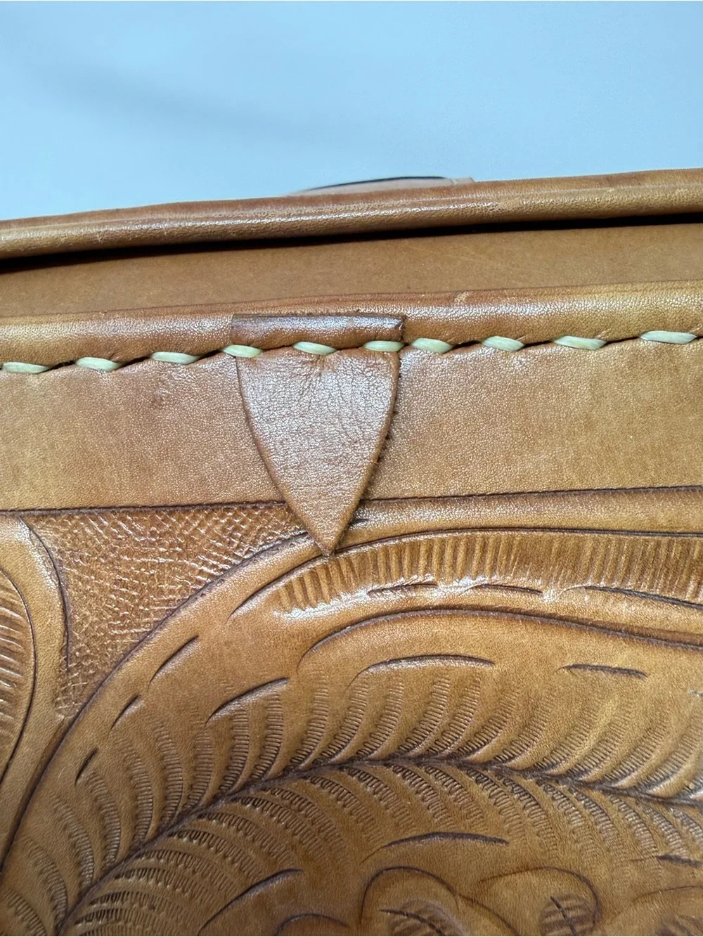 ❣️VINTAGE American West hand-tooled leather satchel